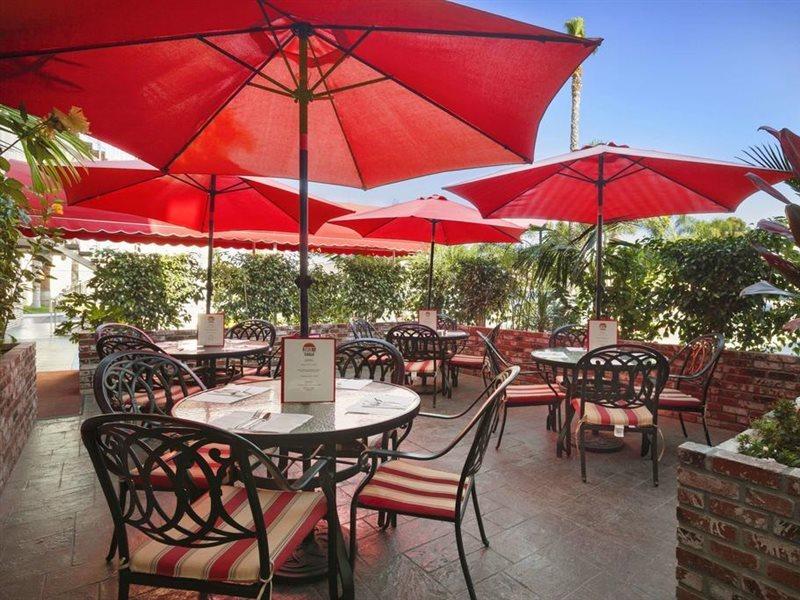 Ramada By Wyndham Costa Mesa/Newport Beach Esterno foto
