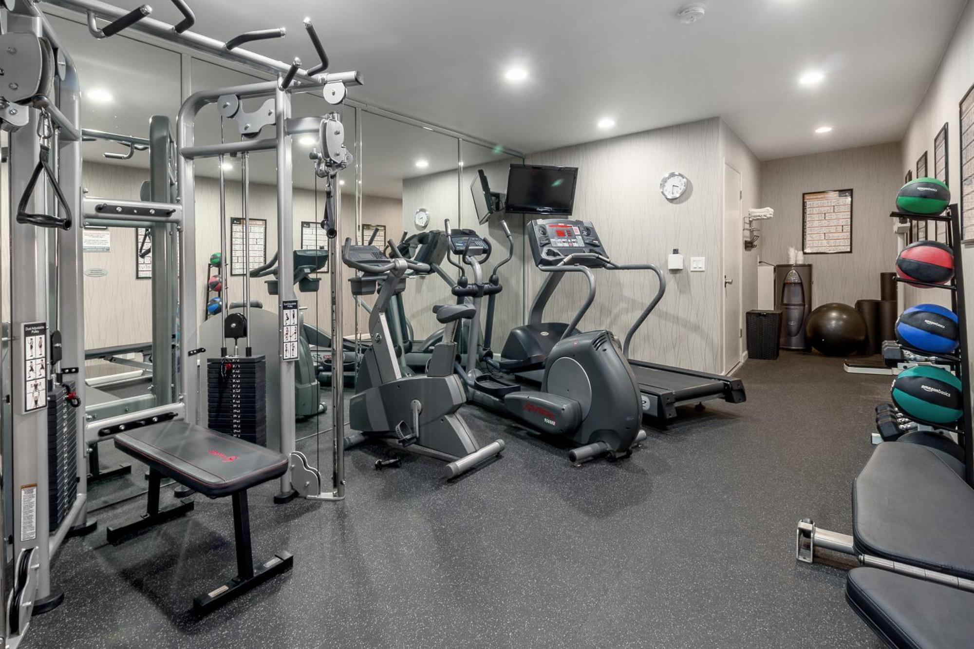 Ramada By Wyndham Costa Mesa/Newport Beach Esterno foto
